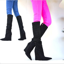 KNIEHOHE STIEFEL DESIGNER