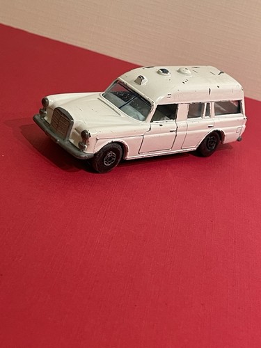 Matchbox mercedes benz - matchbox,