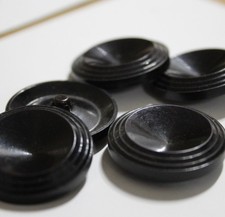 5 Große, schwarze Knöpfe - 27 mm Ø - 8 mm dick - Aus Omas Schatztruhe 87