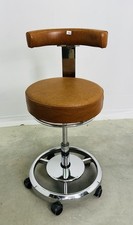 Rollhocker Behandlerstuhl