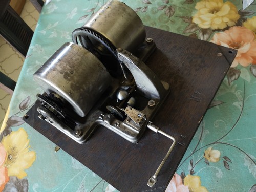 GRAMMOPHON-4-Feder-Motor