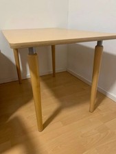 Möbel-Set: Bett + Tisch mit Stühlen + TV-Schrank