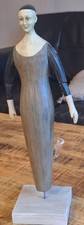 Handgeschnitzte Holzfigur Weiblich, Bemalt