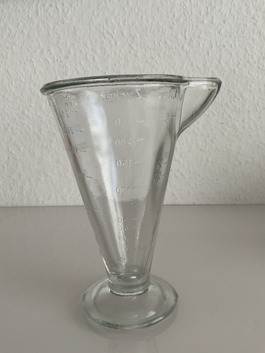 Altes pressglas messbecher - pressglas, ca