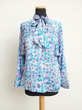 Weiß blau lila rosa Blümchen