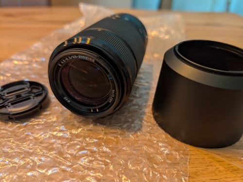 Sony 210mm oss sel55210 - 55-210mm,