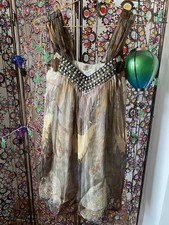 Ausgefallenes Chiffonkleid Mit
