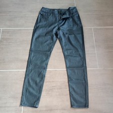 Schwarz beschichtete