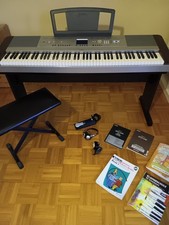 Yamaha piano auf ständer - yamaha,