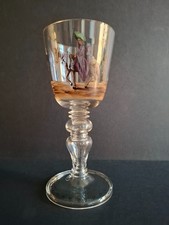 Großer Weinpokal mit