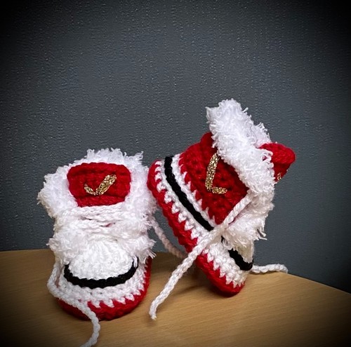 Gehäkelte neugeborene baby - gehäkelte,