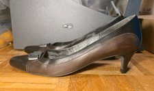 France SAEGON EU45 100% Echt Leder High Heels Pumps mit Metallapplikation