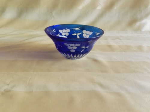 Kristallschale blau mit