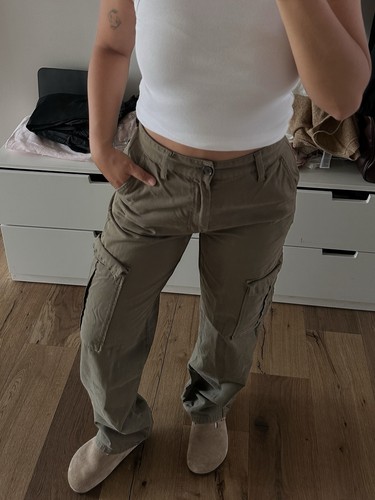 Stradivarius khaki grüne