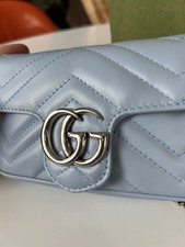 Gucci GG Marmont Mini-Schultertasche, Hellblau