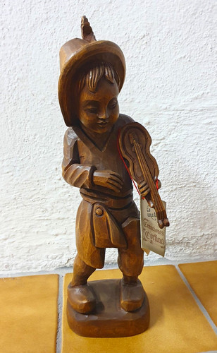 Handgeschnitzte holzfigur - handgeschnitzte,