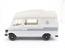 273H0 /3 - Wiking H0 - Mercedes Bus 207 D Wohnmobil James Cook - top