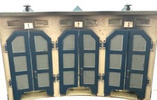 Märklin 7028 H0 Lokschuppen 3-ständig aus Blech in beige