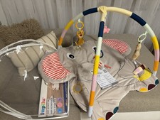 Spielbogen/ Spielmatte baby mit 4 Tierchen in Elefantenform grau