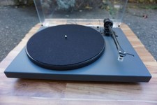 Pro-ject 1 Xpression carbon mit neue Nadel und Riemen