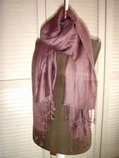 Schal / Tuch - 175 cm lang + 9 cm lange Fransen / 70 cm breit - Brombeer - edel