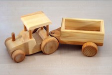 Holzspielzeug Traktor mit