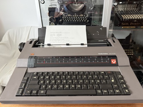 Triumph adler gabriele 9009 - triumph,