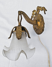 Seltene schön verzierte antike Messing/ Bronze Wand Hängelampe, im Jugendstil.