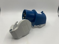 Mennekes CEE 230V 16A Wandgerätestecker 3 pol mit Klappdeckel 844 / 41482 blau