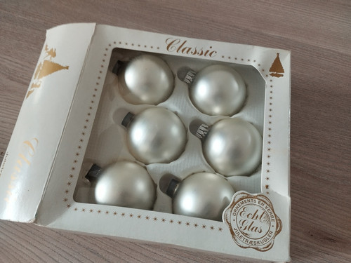Alte weihnachtskugeln - alte,
