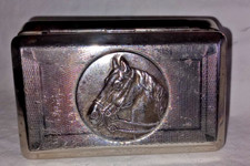 alte Blechdose mit Pferdekopf