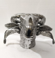 X großer Wandmontierter