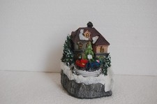 Weihnachtsszene mit Eisenbahn