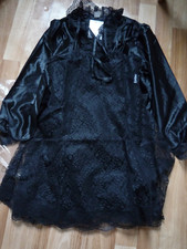 Nachtkleid + Morgenmantel schwar mit Spitzenverzierung Größe 40-42