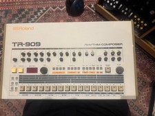 Roland TR-909 Drum Machine -
