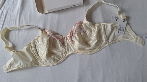 Prima donna mohala mit - mohala,