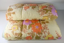 2x alte Steppdecke Bettdecke Tagesdecke Krabbeldecke Picknickdecke DDR floral