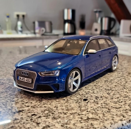 Gtspirit audi rs4 - gtspirit, modellauto