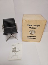 VITRA EAMES ALUMINIUM CHAIR