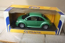 Gate VW Volkswagen New Beetle 1998 grün green 1:18