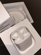 Airpods Ladecase mit Ladekabel; ohne Airpods; inkl. Originalverpackung