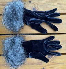 NEUWERTIG NIE GETRAGEN SAMT