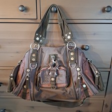 George Gina & Lucy Tasche ×