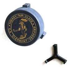 EISHOCKEY EISHOCKEY PUCK DISPLAY HALTER HALTERUNG WAND HAKEN RACK AUFHÄNGER S...