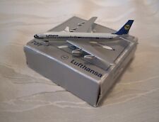 Lufthansa Boeing 707 von Schuco Nr. 335 787