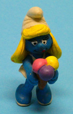 Nr 4  Schlumpf ine mit Eis