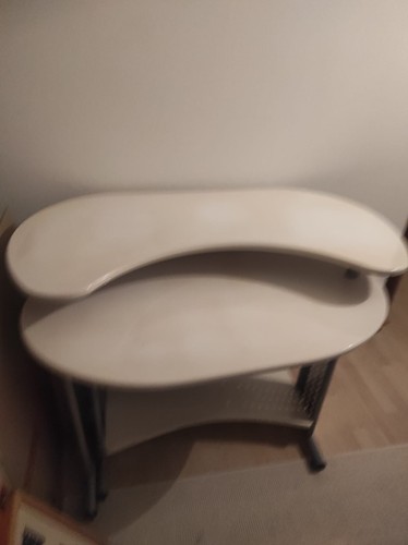 Schreibtisch mit ausfahrbarem - schreibtisch,