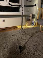 Faltbarer Cello-Ständer