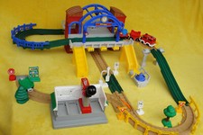 *FISHER PRICE GEOTRAX  "GROßER BAHNHOF MIT FERNGESTEUERTER FEUERWEHR"