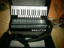 Klasse Akkordeon! W A L T H E R COMMODORE 120Bässe 11/5 Reg.  4 Chöre, FAST NEU!